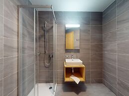 Apartment With Comfortable Arrangements