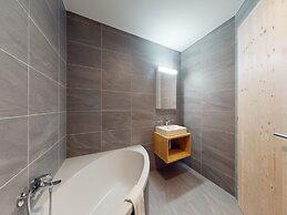 Apartment With Comfortable Arrangements