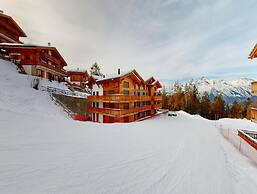 Apartment With Comfortable Arrangements