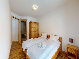 Apartment With Comfortable Arrangements