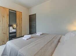 Majestic Kastel Stari Apartment With Terrace