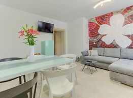 Majestic Kastel Stari Apartment With Terrace