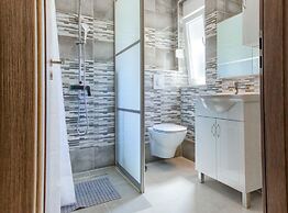 Majestic Kastel Stari Apartment With Terrace