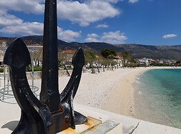 Majestic Kastel Stari Apartment With Terrace