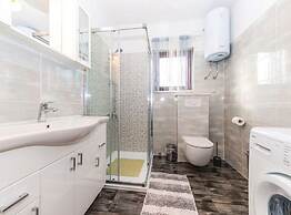 Mediterranean Stylish Villa With Pool in Kastel Stari