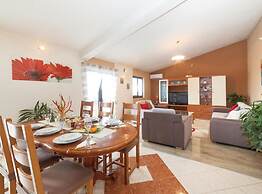 Mediterranean Stylish Villa With Pool in Kastel Stari