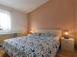 Mediterranean Stylish Villa With Pool in Kastel Stari