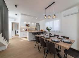 Luxury Kastela Villa With Heated Pool and Lounge Area