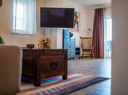 Charming and Tranquil Kastel Gomilica Apartment With Balcony and Patio