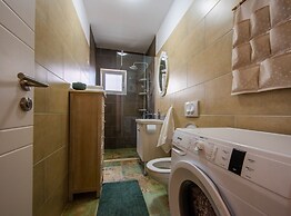 Charming and Tranquil Kastel Gomilica Apartment With Balcony and Patio