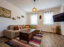 Charming and Tranquil Kastel Gomilica Apartment With Balcony and Patio