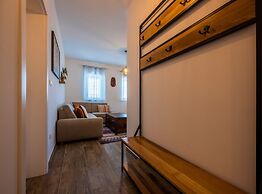 Charming and Tranquil Kastel Gomilica Apartment With Balcony and Patio