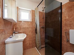 Cozy Downtown Trogir Apartment With Balcony