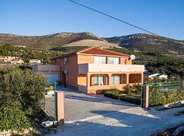Exclusive Elegant Villa With Pool in Kastel Novi