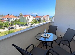 Bright and Cozy Apartment With Balcony in Kastel Luksic