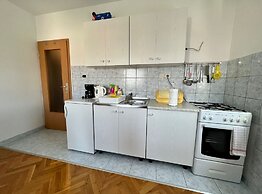 Bright and Cozy Apartment With Balcony in Kastel Luksic