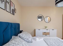 Modern Apartment Near Trogir Beach With Sea View Terrace and Lounge Ar