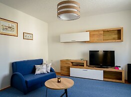 Modern Apartment Near Trogir Beach With Sea View Terrace and Lounge Ar