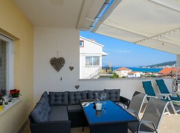 Modern Apartment Near Trogir Beach With Sea View Terrace and Lounge Ar