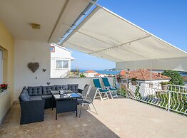Modern Apartment Near Trogir Beach With Sea View Terrace and Lounge Ar
