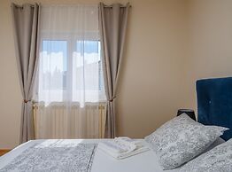 Modern Apartment Near Trogir Beach With Sea View Terrace and Lounge Ar