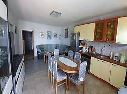 Spacious Apartment Steps From the Beach, With Private Terrace and Gril