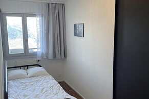 Charming Apartment With Hill View