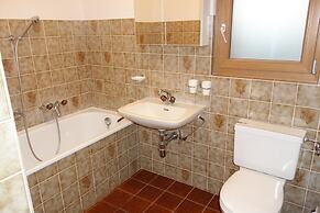 Mystical Apartment With Mountain Views