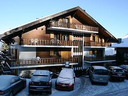Mystical Apartment With Mountain Views