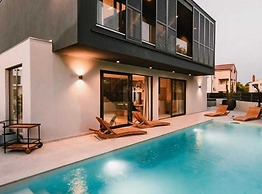 Luxury Contemporary Villa in Vodice With Pool, Sauna and Hot Tub