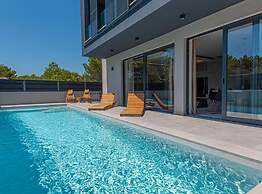 Luxury Contemporary Villa in Vodice With Pool, Sauna and Hot Tub