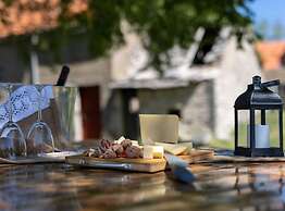 Peaceful and Cozy Holiday Home Near Imotski