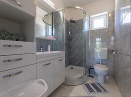 Peaceful and Cozy Holiday Home Near Imotski