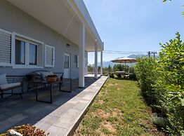 Peaceful and Cozy Holiday Home Near Imotski