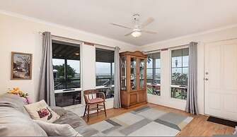 Milang Lakefront Retreat
