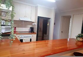 Milang Lakefront Retreat