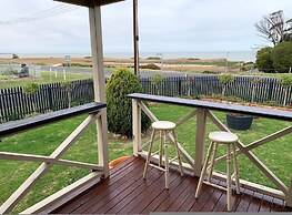 Milang Lakefront Retreat