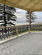 Seafield Tower Glenelg Apartment no 4