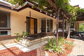 Sandy Pool Shack - Pet Friendly