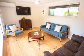 Sandy Pool Shack - Pet Friendly