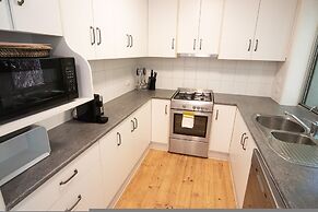 Sandy Pool Shack - Pet Friendly