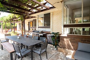 Sandy Pool Shack - Pet Friendly