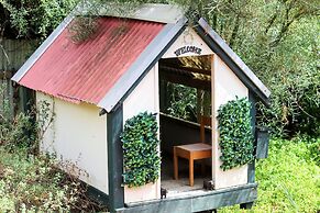 Sandy Pool Shack - Pet Friendly