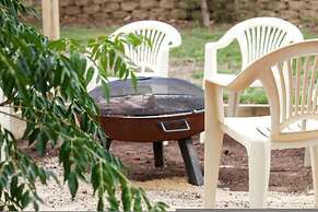 Sandy Pool Shack - Pet Friendly