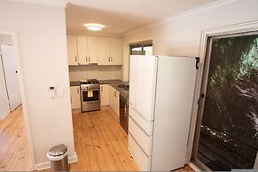 Sandy Pool Shack - Pet Friendly