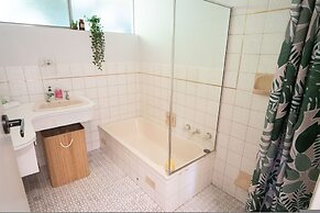 Sandy Pool Shack - Pet Friendly