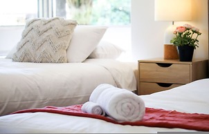 Sandy Pool Shack - Pet Friendly