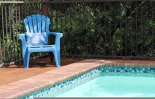 Sandy Pool Shack - Pet Friendly