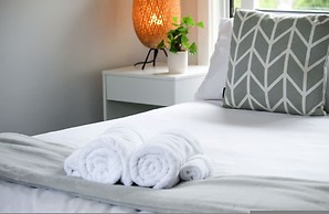 Sandy Pool Shack - Pet Friendly