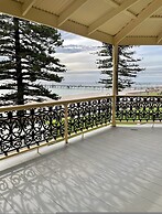 Seafield Tower Glenelg Apartment no 5